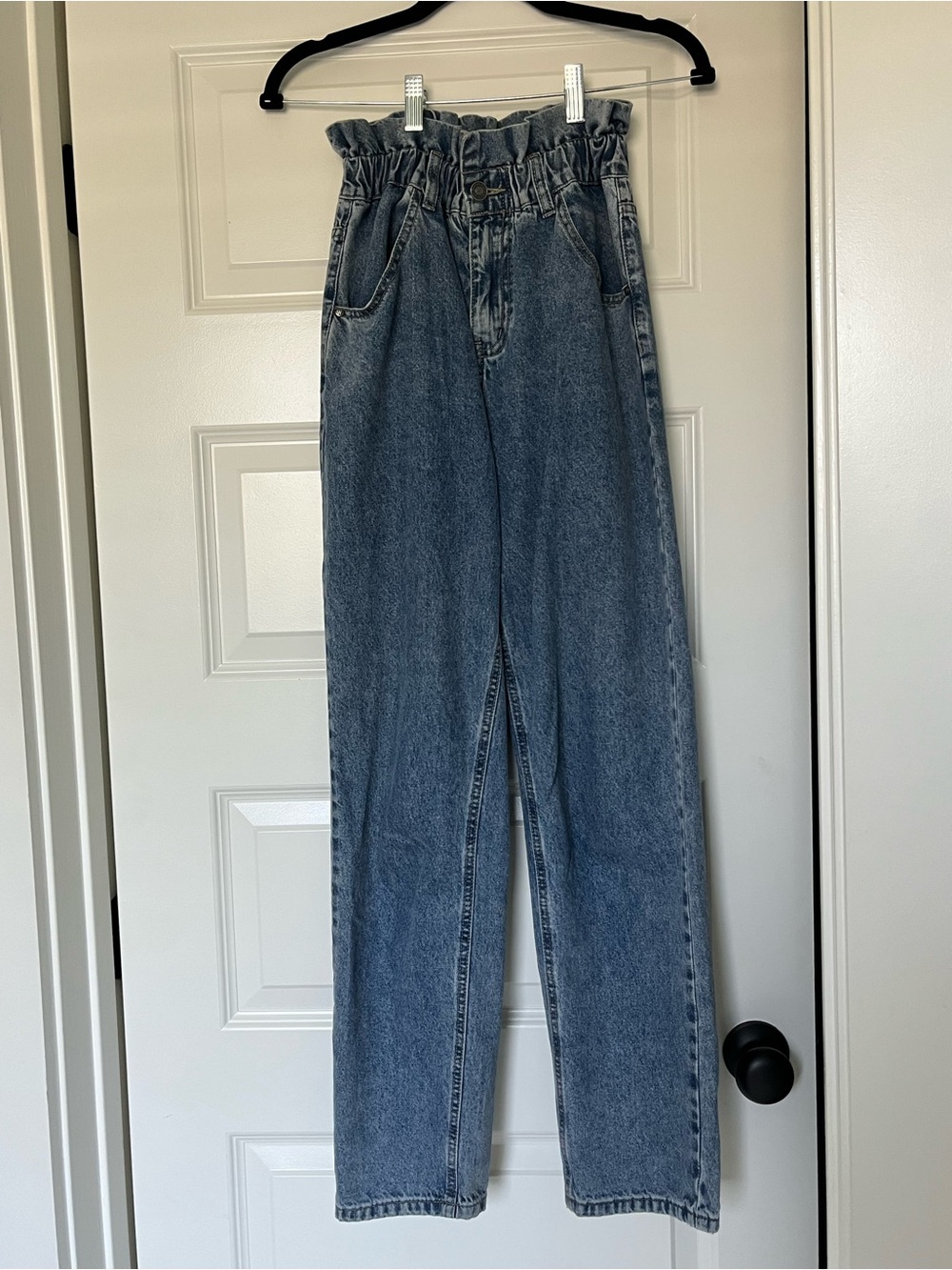 *LIKE NEW* High-Waisted Paperbag Straight Leg Jeans in Washed Blue